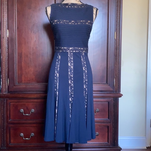 Tadashi Shoji cocktail dress EUC - Picture 1 of 8
